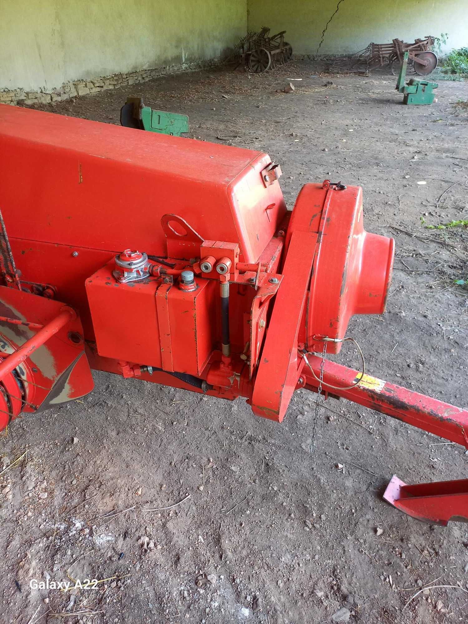Прес Підбирач Welger AP 53