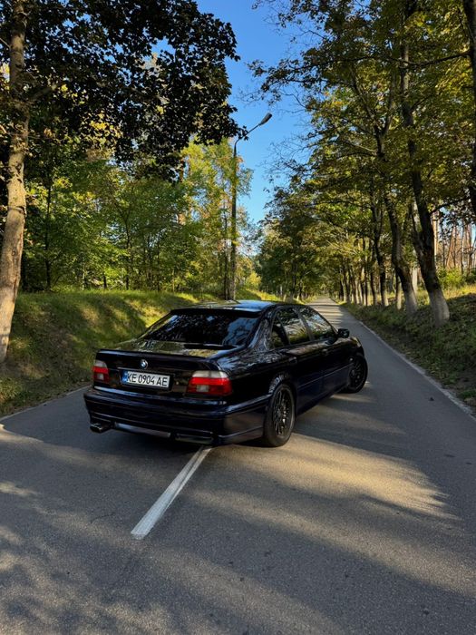 Продам BMW E39 V8 3.5 безванос!
