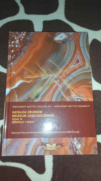 Katalog zbiorów muzeum geologicznego minerały i skały