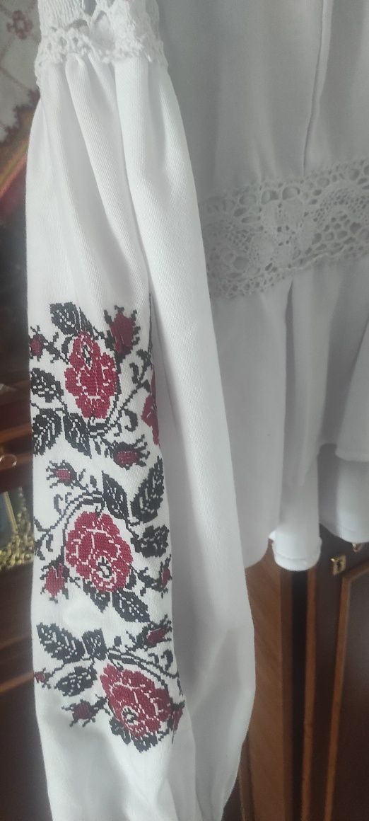 Продам шикарну вишиванку