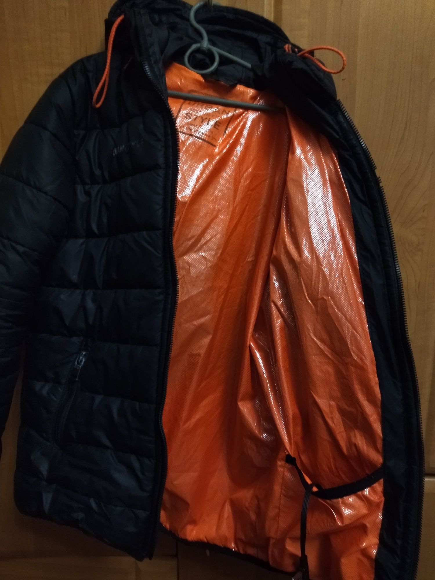 Тепла Куртка зимова з електро підігрівом 8-9 років