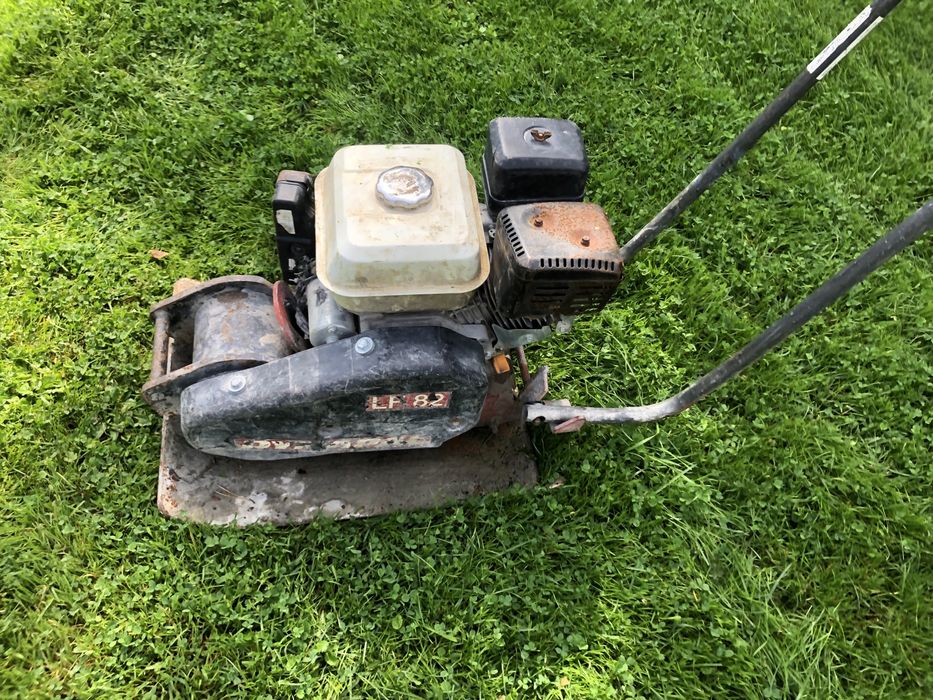 Zagęszczarka DYNAPAC Lf82 rozrusznik waga 81 kg