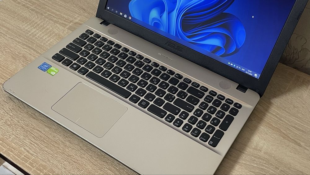 Ноутбук Asus VivoBook X541N / 4 ядра / Nvidia GeForce 810M 2 GB / SSD