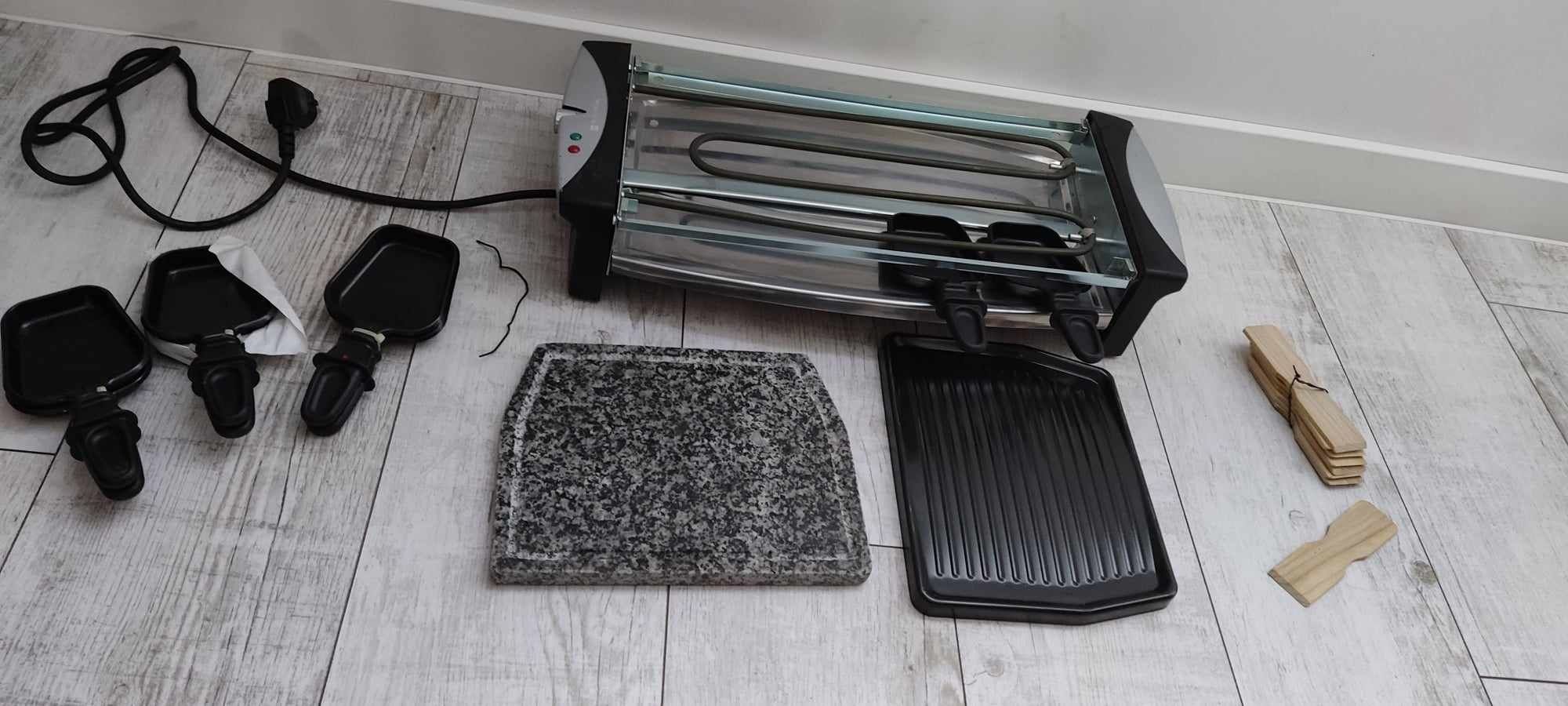 Grill elektryczny z kamieniem