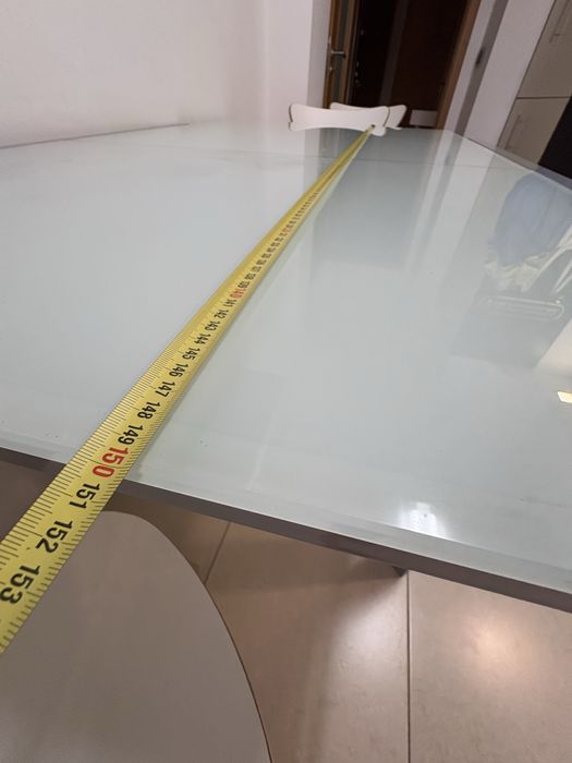 Mesa em vidro temperado