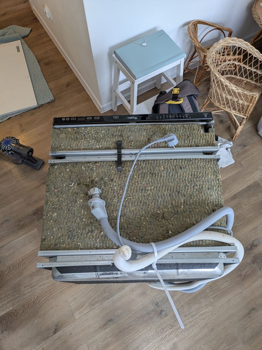Zmywarka Whirlpool WP 122 błąd E4 F4