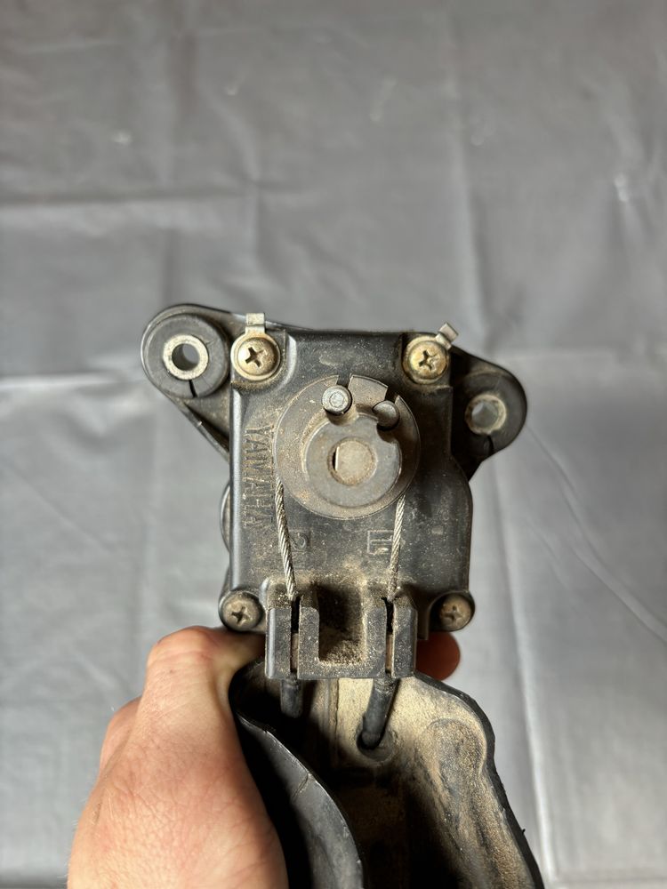 Silniczek zaworu wydechowego YAMAHA DT 125 Lc 34x