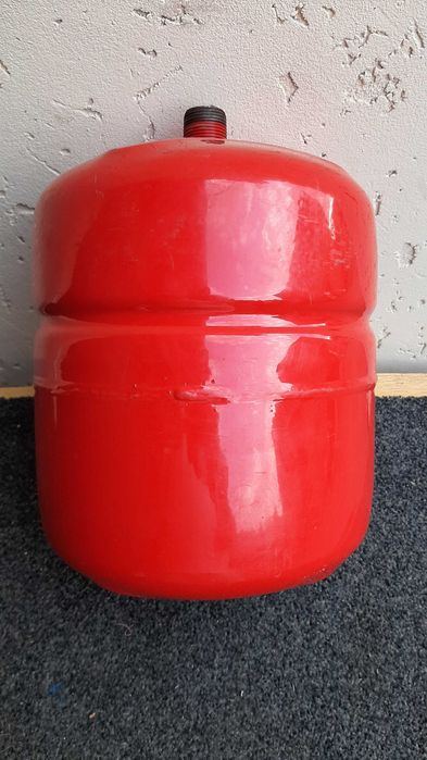 Розширювальний бачок для опалення 8 літрів Made in Italy