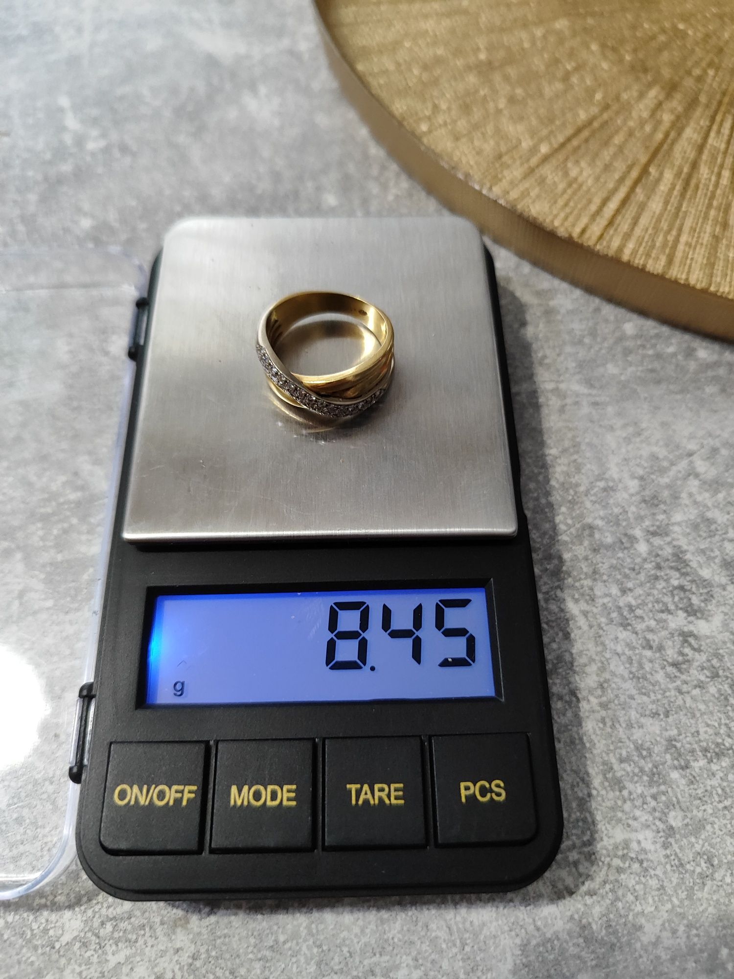 Złoty pierścionek z brylantami (43 szt ) próba 750 - 18 karatowe złoto