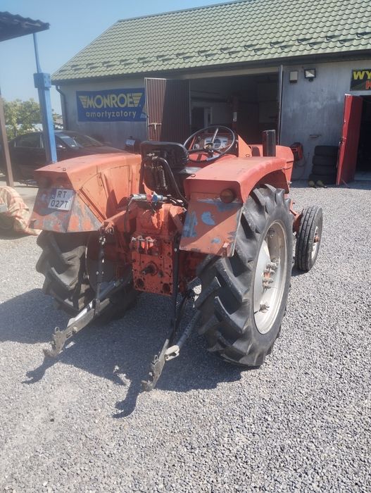 Ciągnik rolniczy Renault R 7231