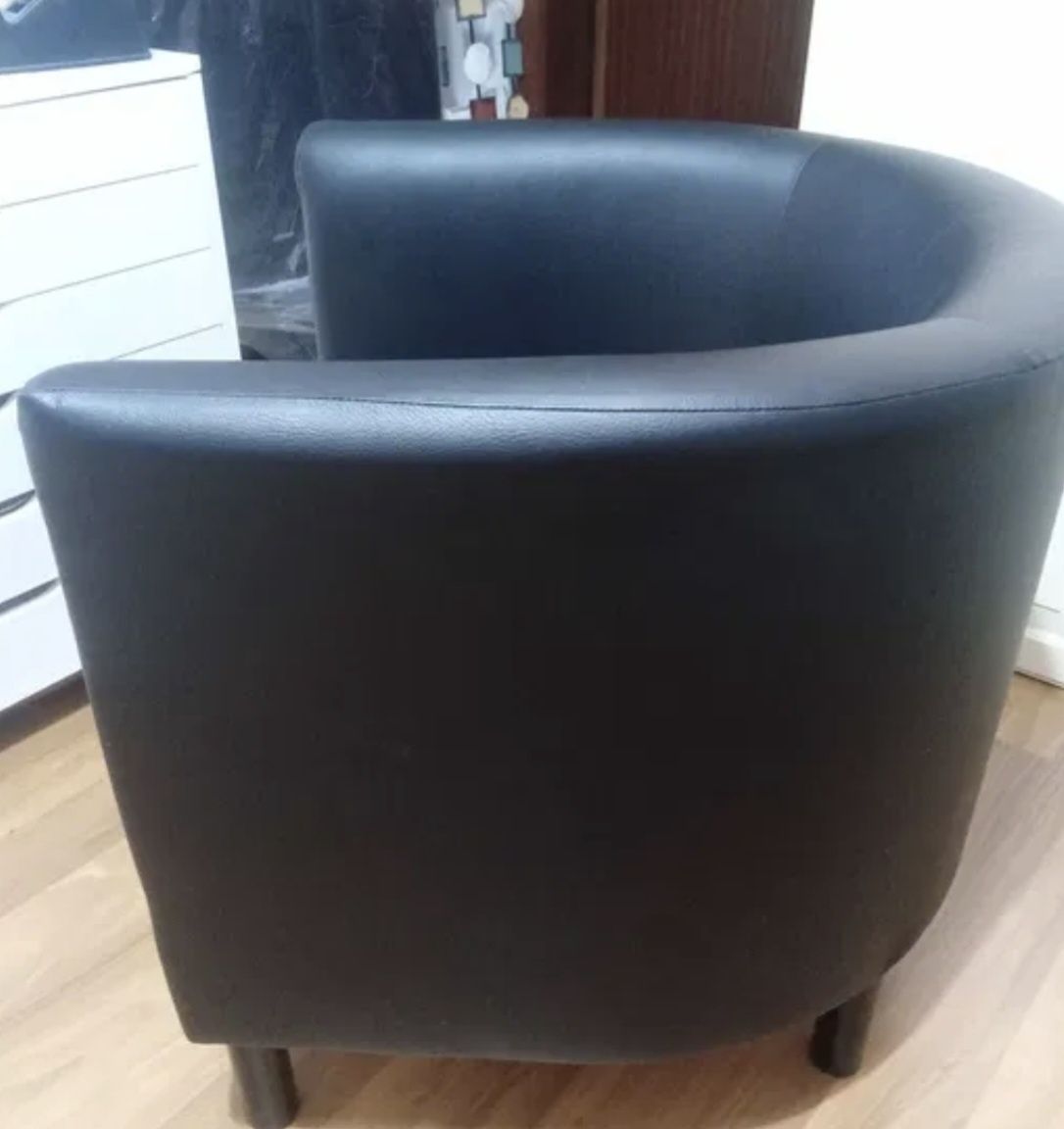 Poltrona preta ikea