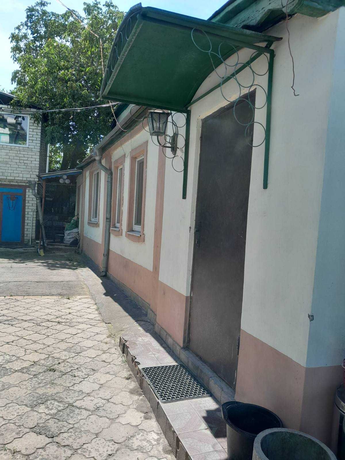Продам  2 дома на одном участке по ул. Толстого