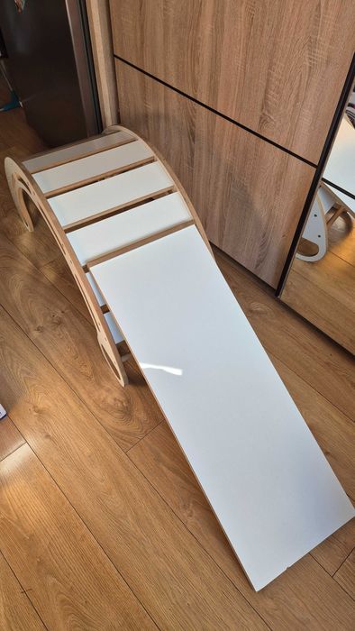 Drewniany bujak zjeżdżalnia