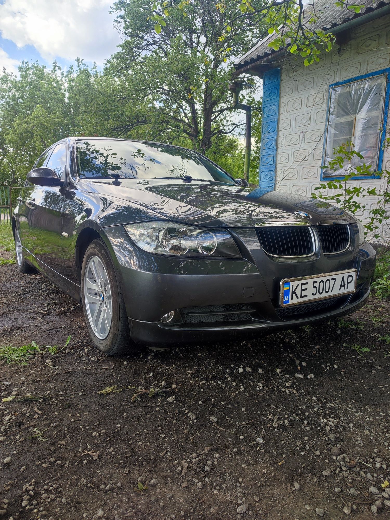 Продам БМВ е90 320 2.0 (150к.с)