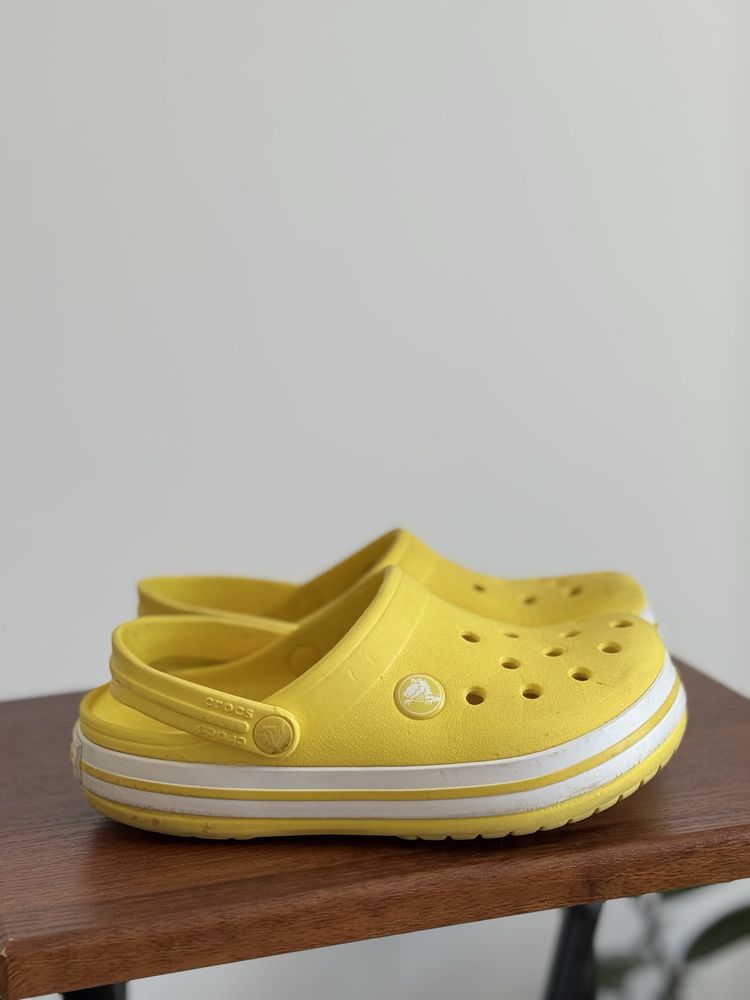 Crocs Крокси жовтого кольору