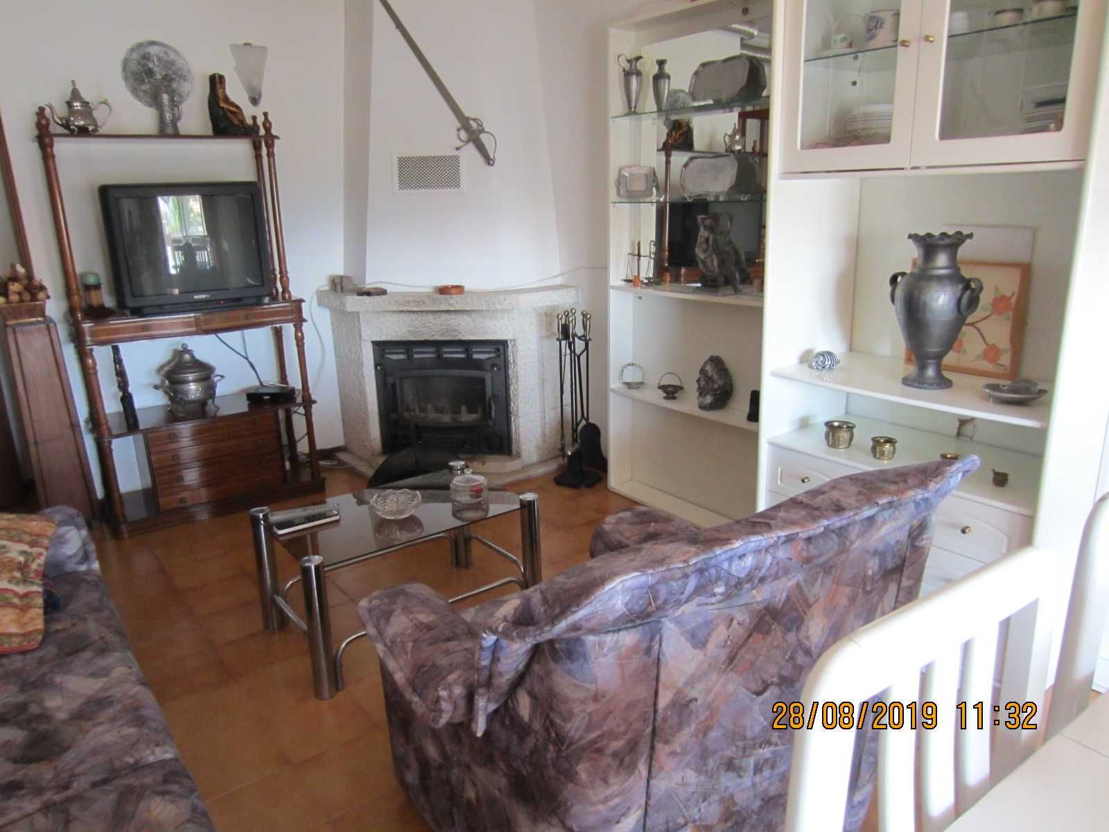 Alugo apartamento no centro de Alijó