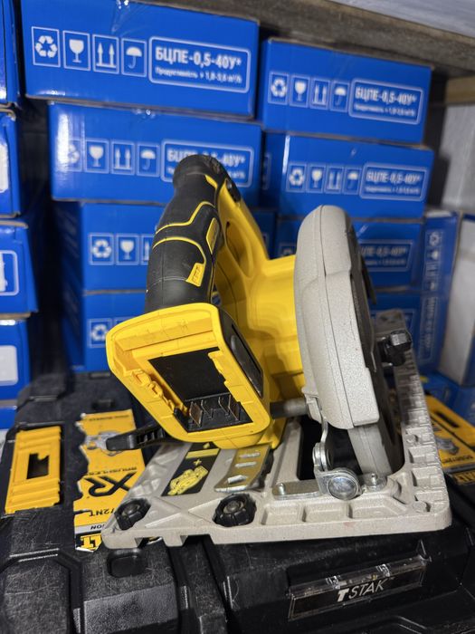 Пила дискова акумуляторна DeWALT DCS572 паркетка торцовка