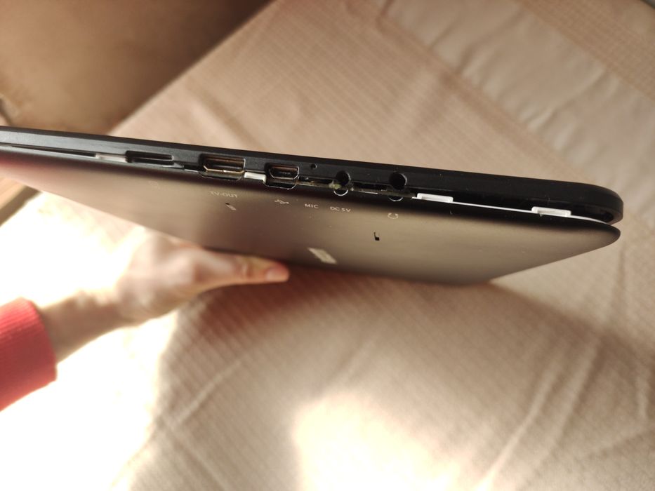 Планшет на запчастини Karbonn
