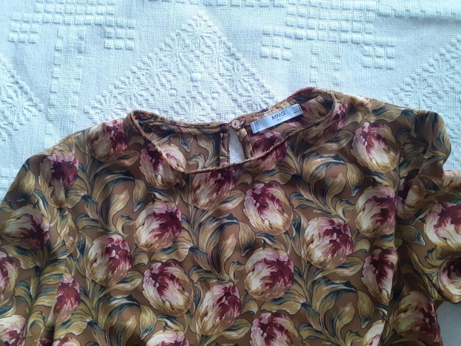 Camisola floral da Mango