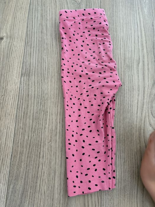 Różowe legginsy 3/4 w czarne ciapki (Lupilu, r.  110)