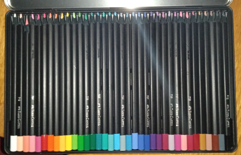 Олівці Faber-Castell 32 кольорів в залізній коропці