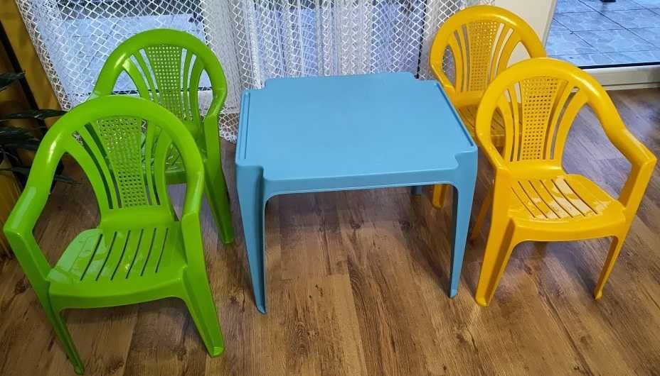 Zestaw dla dzieci krzesła i stolik ogrodowe lub do domu
