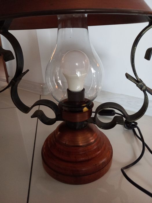 Lampa ozdobna, stojąca