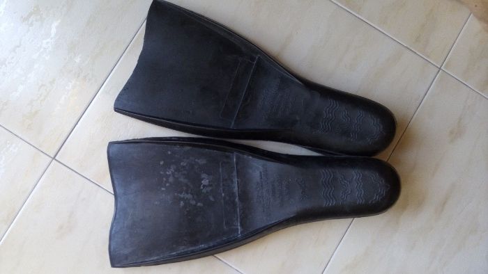 Barbatanas, e tubos para natação
