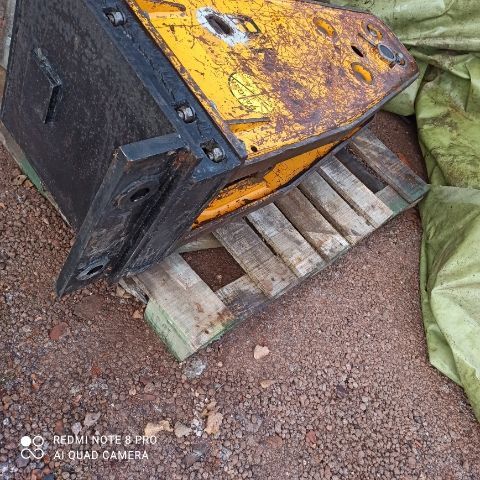 mlot hydrauliczny do koparki mecalac