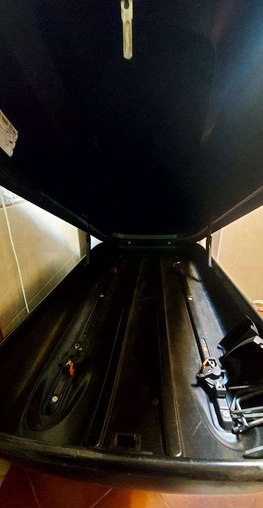Barras de tejadilho e Mala Bermude 320