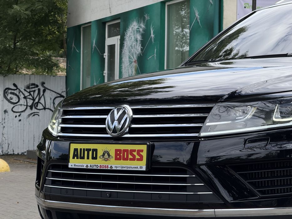 Volkswagen Touareg 2016 год, пневмо, целый, топ комплектация!
