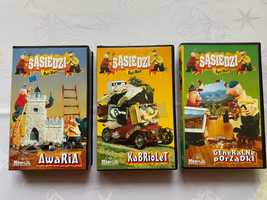 Zestaw 3 kaset VHS z animacjami serii Sasiedzi