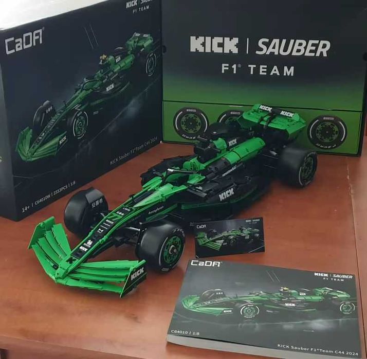 Zestaw klocków CaDA F1 Kick Sauber w skali 1:8 - Nowy 2553 el. 70cm