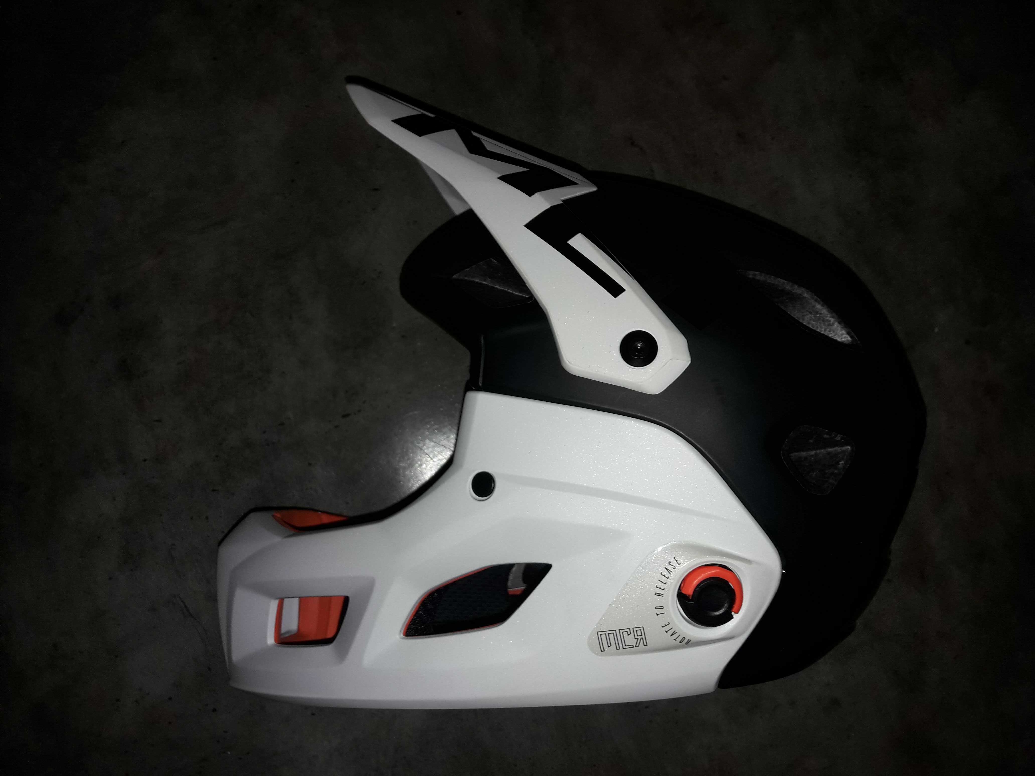 Kask Rowerowy MET Parachute MCR roz.M 56 - 58cm ENDURO Mips