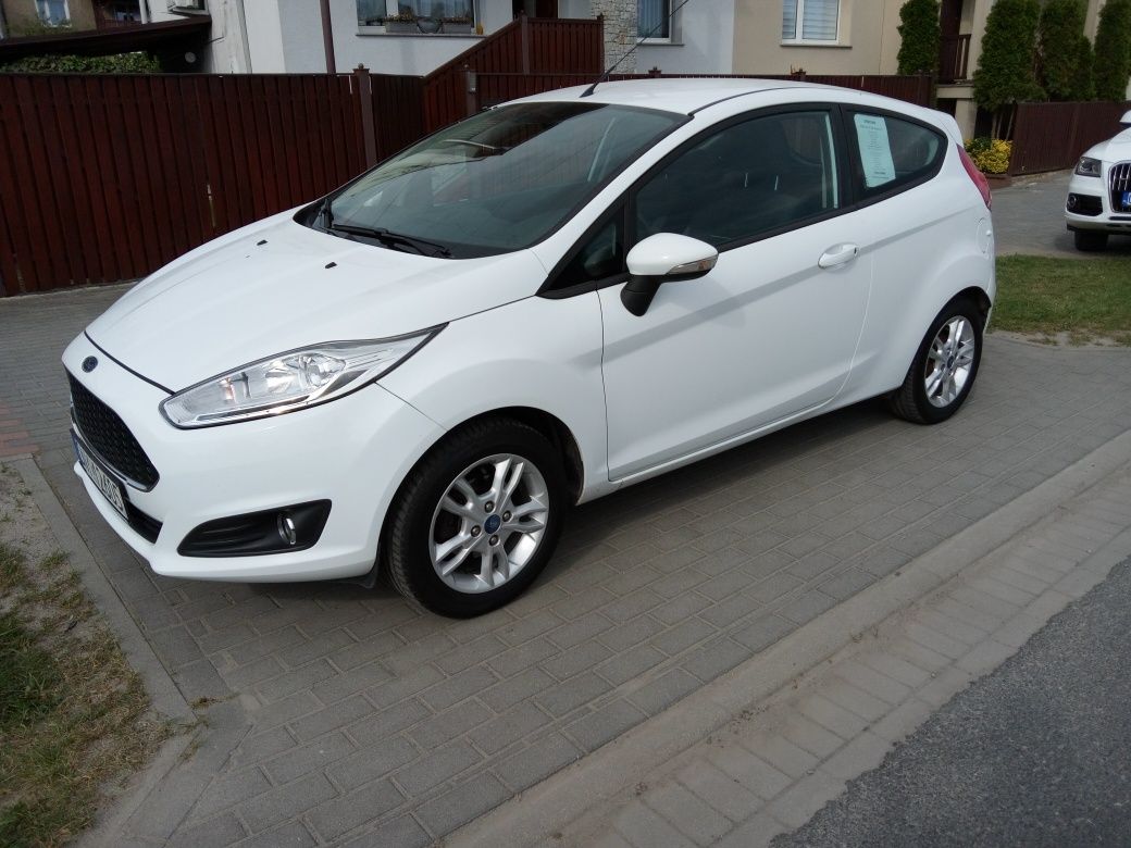 Ford Fiesta MK7 2016 Światła LED airbag zestaw głośnomówiący