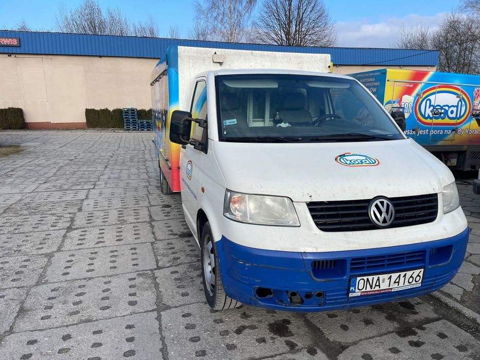 Volkswagen T5  Sprzedam chłodnie komorową stan ogólny dobry