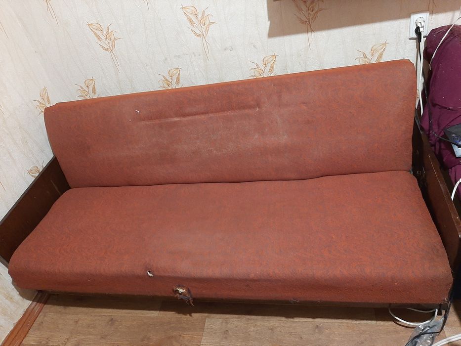Діван, 110см х 190см, Харків,Баварія, подарю,пружинний, без живності.