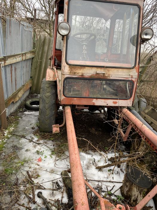 Трактор т 16 ціляком та по запчастинах