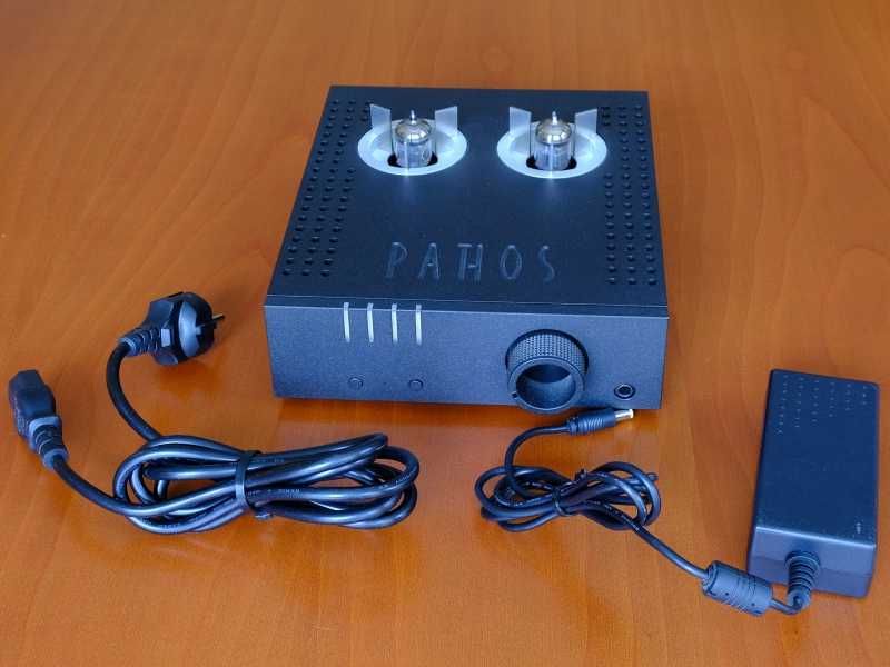 Wzmacniacz słuchawkowy PATHOS Aurium, kable XLR oraz 3 kpl. lamp.