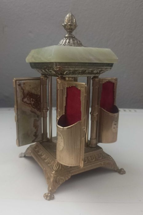 Cigarreira de mesa - carrossel de cigarros