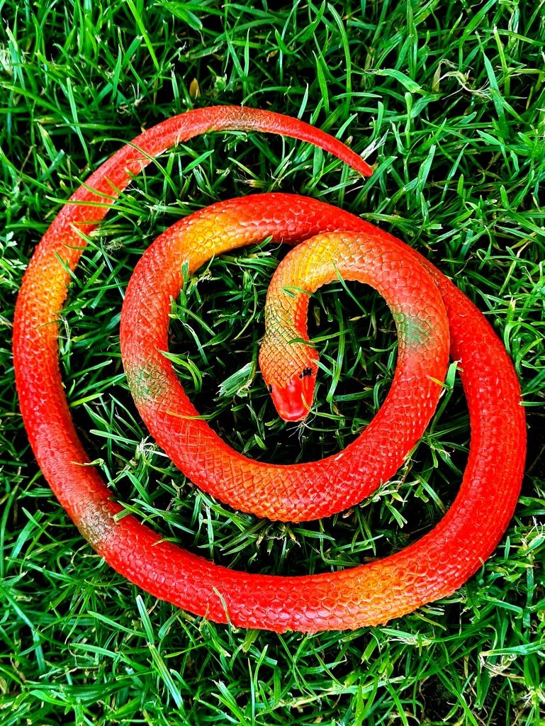 Nowy gumowy wąż długi rozciągliwy zabawki