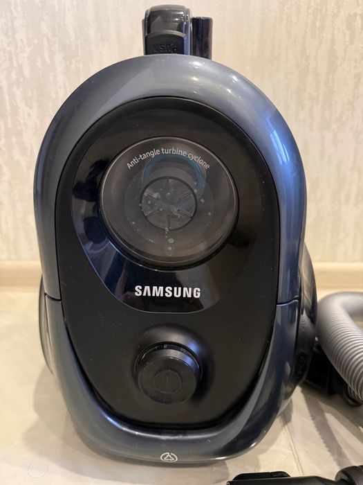 Пилососи з контейнером Samsung VC18M2150SG/EV