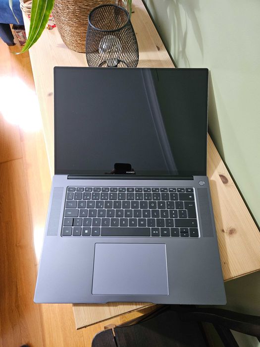Huawei Matebook 16