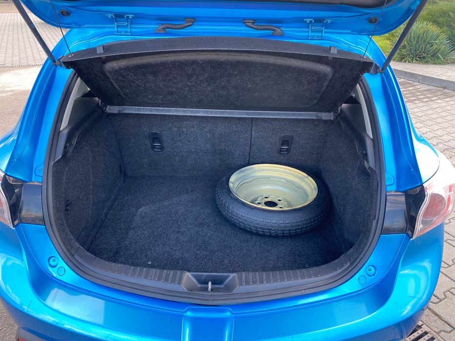 Mazda 3 (автомобіль Ольги Фреймут. Запис в сервісній книжці)