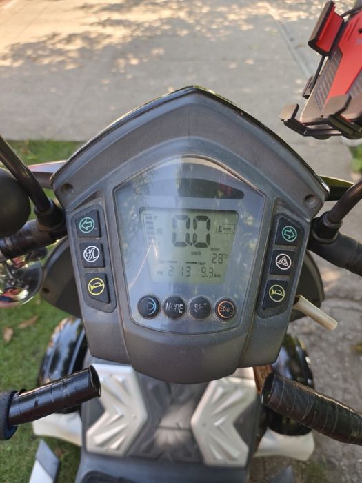 Електроскутер 2015 року