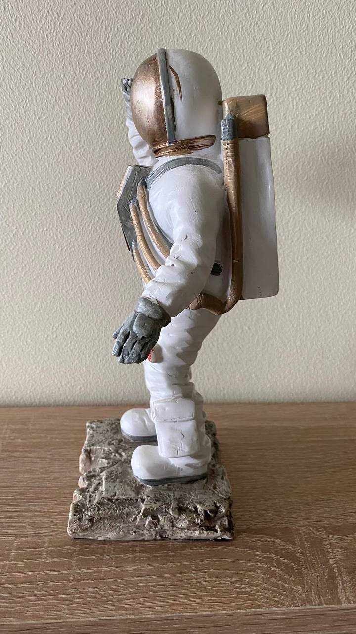 Sprzedam statuetkę "Astronauta"