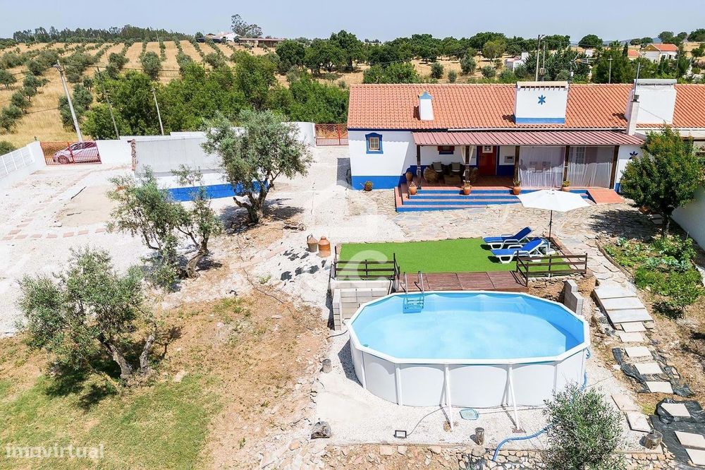 Quintinha de 2.140 m² com Moradia Térrea T3+1 em São Bento do Ameixial