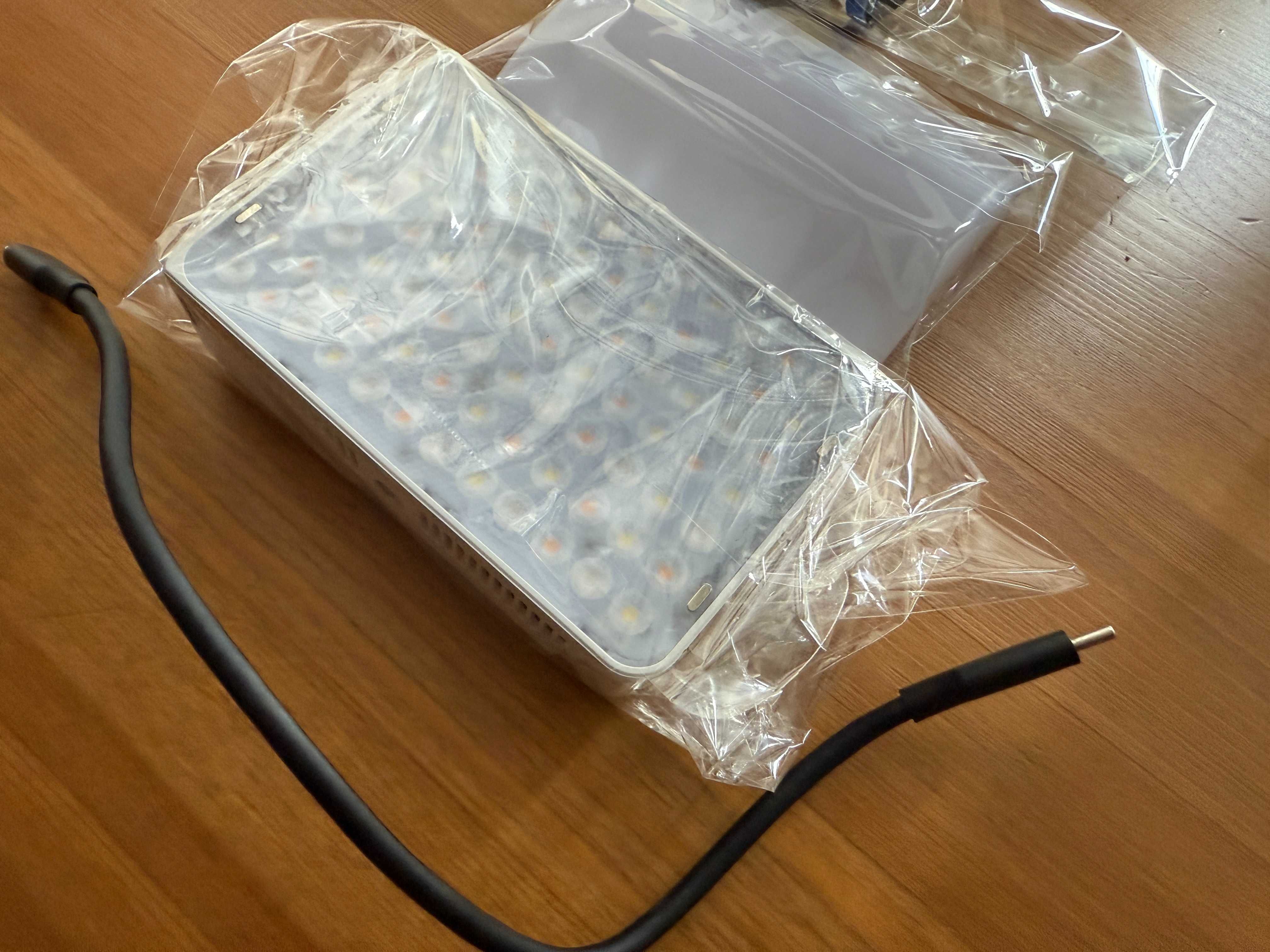 amaran Ace 25c LED Mini On-camera Light