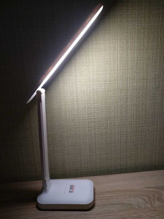 Продам настольну акумуляторну LED лампу