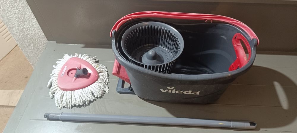 Conjunto de balde rotativo  e esfregona Vileda Turbo,